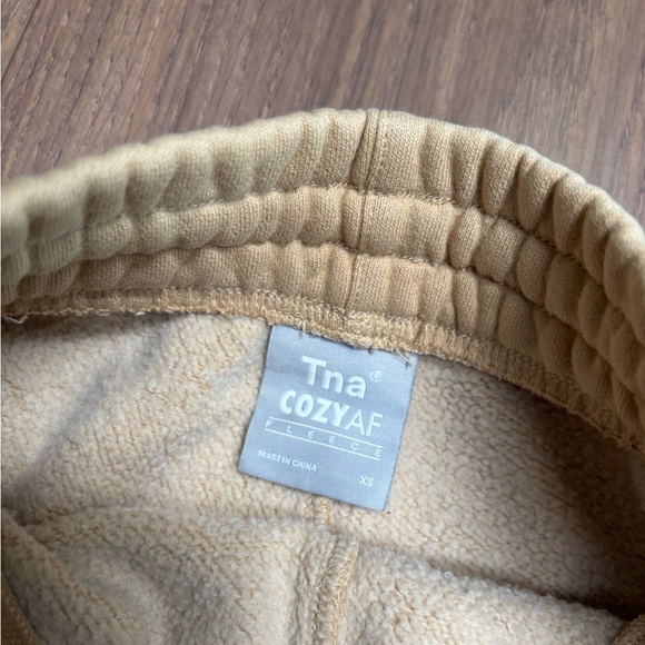 Aritzia Sweat Shorts - Picture 4 of 5